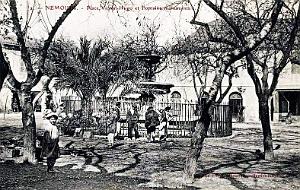 NEMOURS - PLACE VICTOR-HUGO - FONTAINE MONUMENTALE 